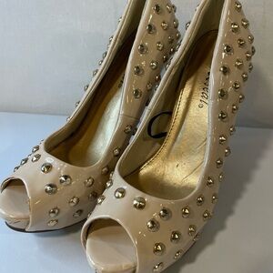 Wet Seal Cream and Gold Studded Heels